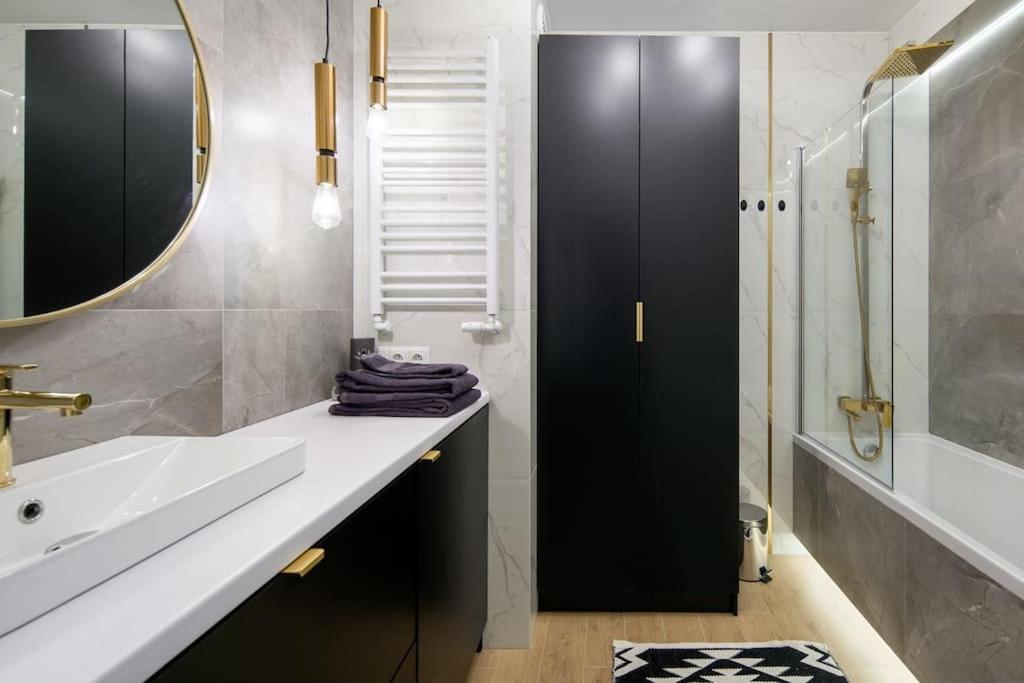 Apartment In Gold